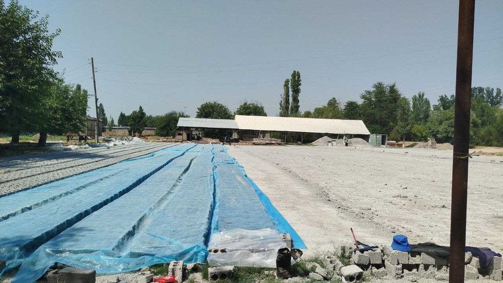 база,76 соток,в Паркенте, Таш.области, под любой вид деятельности