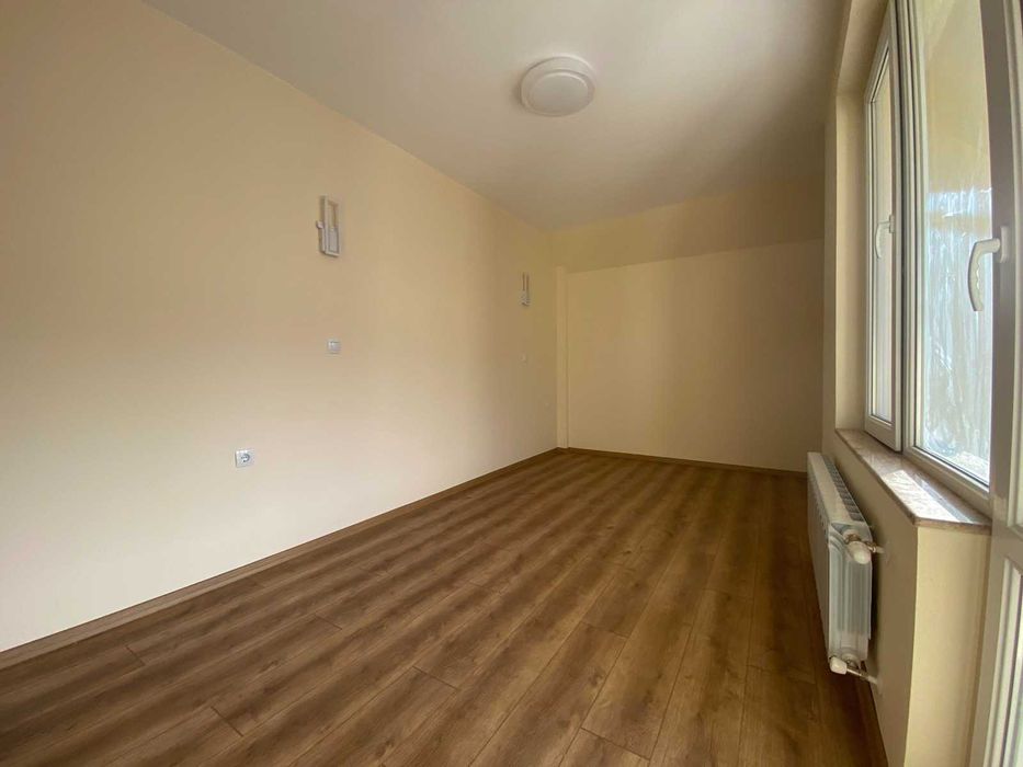 Продава се Тристаен апартамент в Бургас, Зорница - 130 кв.м за 1850 €/кв.м - Снимка #16