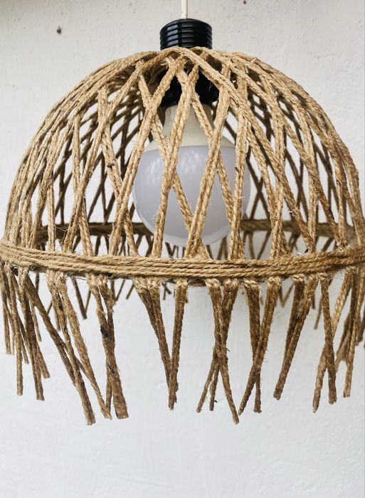 Полилей като произведение на изкуството – ръчна изработка и хармония