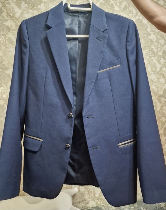 Пиджак с брюками в отличном состоянии