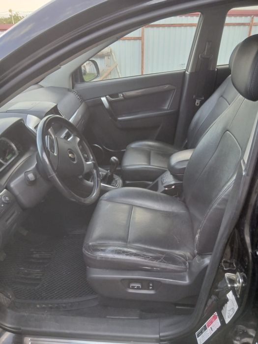 Vând chevrolet captiva 4x4