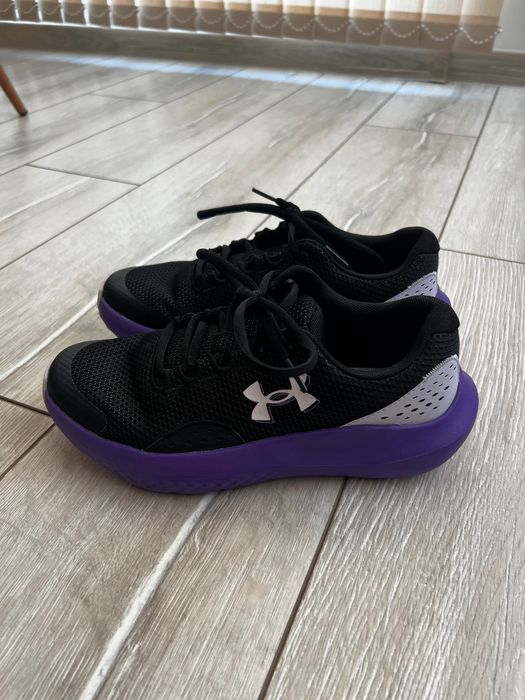Маратонки -Under Armour GGS Surge 4