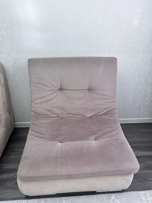 Продается диван 3,60-4,25 м