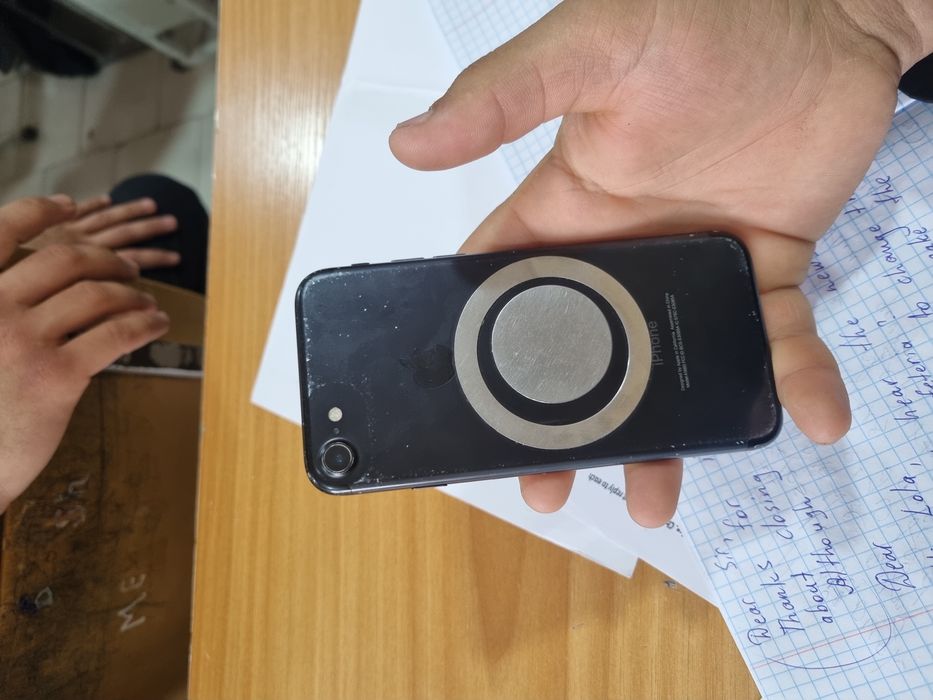 Iphone-7 LLA aybi ekrani singan cheti ishlashga halaqit bermaydi