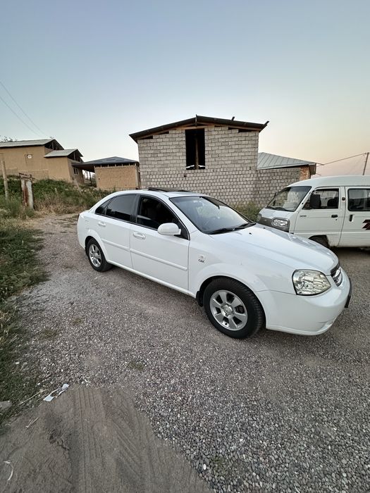 Lacetti 1.8 avtamat sotiladi