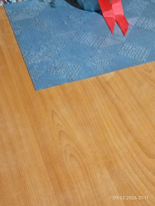 Продам стол на 6 персон