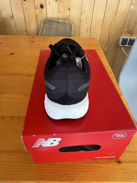 Adidasi NEW BALANCE marimea 41 si jumatate . ORIGINALI