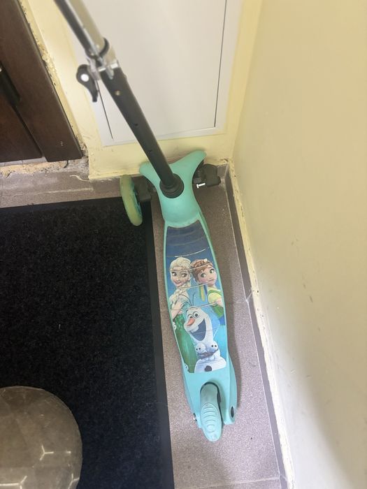 Отдам самокат на запчасти