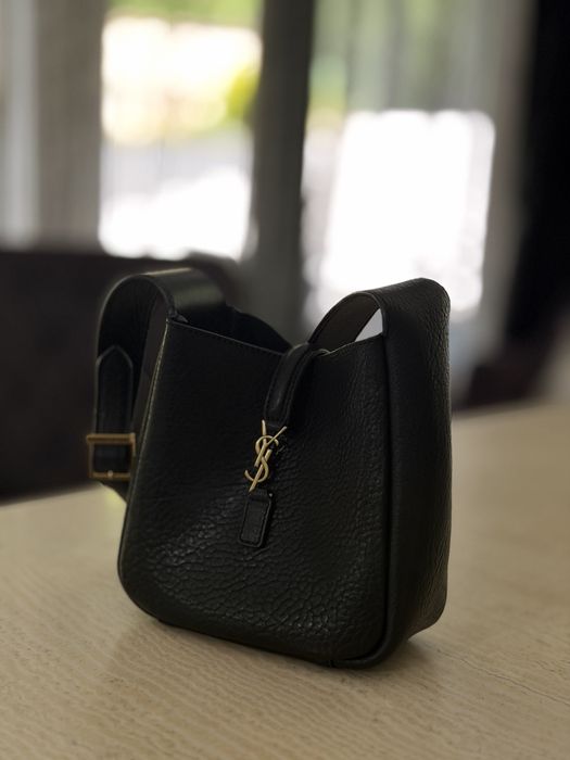 YSL черна чанта