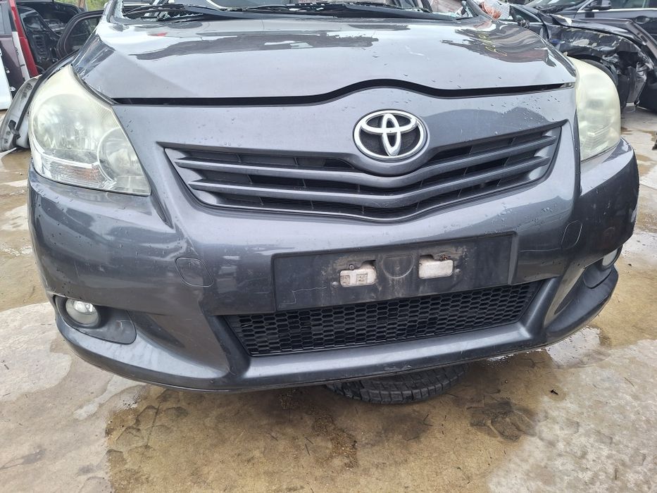Предна броня Toyota Verso / Тойота Версо 2010г.
