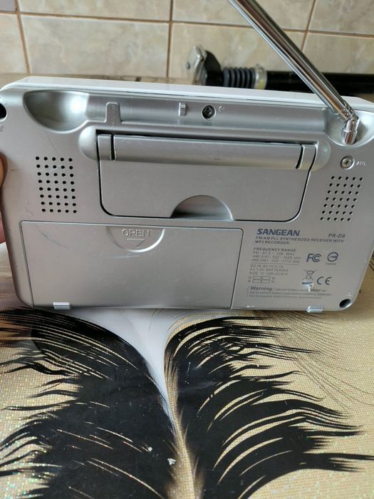 Vind radio portabil și la curent Sangean PR-D8,model foarte rar