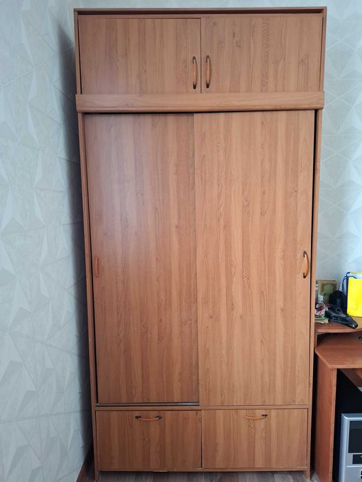 Шкаф для спальней и прихожи