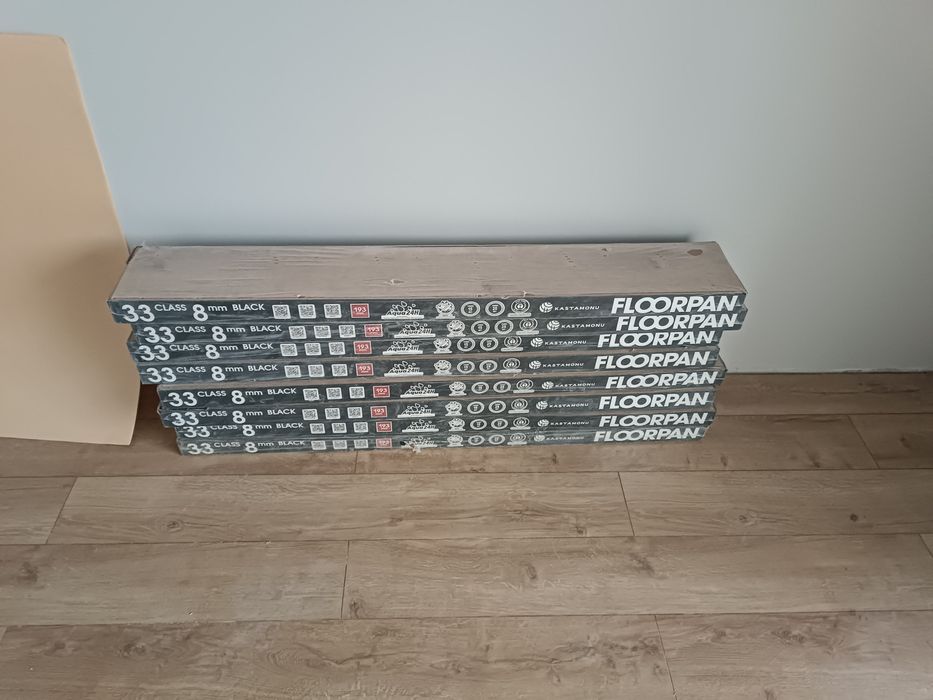 Продам ламинат "дуб Арагон"