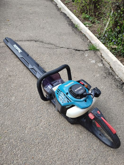 Mașina de tuns gard viu, arbuști MAKITA, lama 75 cm.