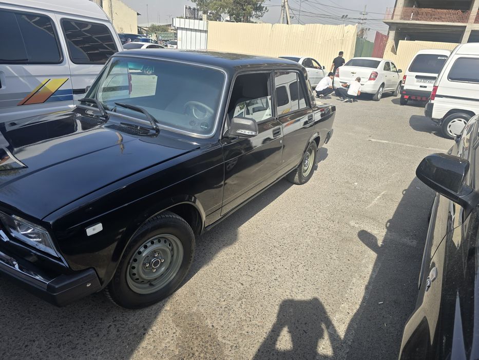 Vaz 2107 sotiladi qora
