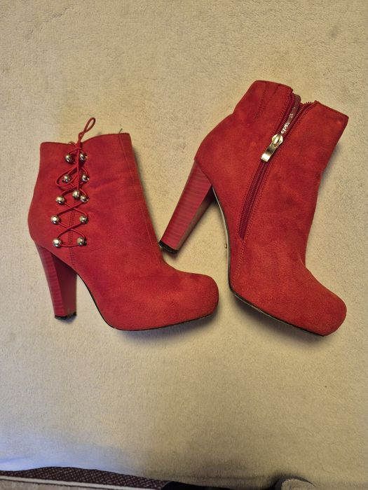 Продам женскую обувь