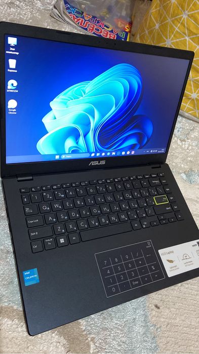 Asus стильный новом