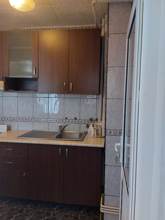 Închiriez garsoniera et 2,bl G3,cu centrala termica,utilata complet