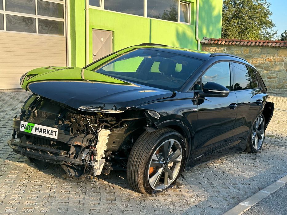 AUDI Q4 E - TRON 50 S Line