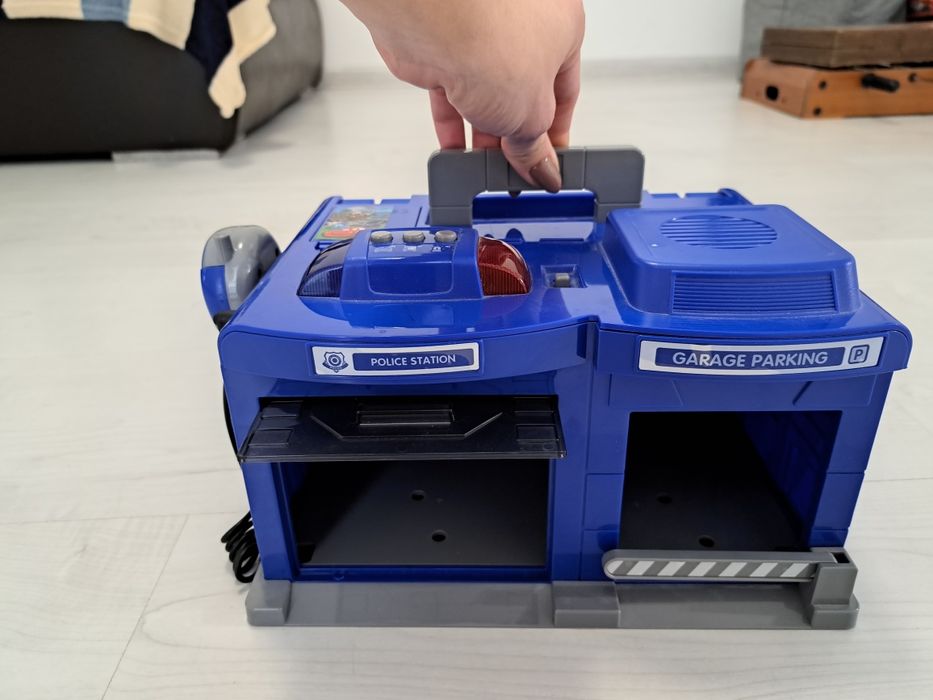 Полицейски гараж паркинг с интерком 13лв