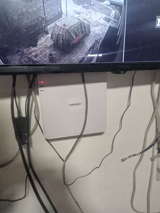 Kamera hikvison.