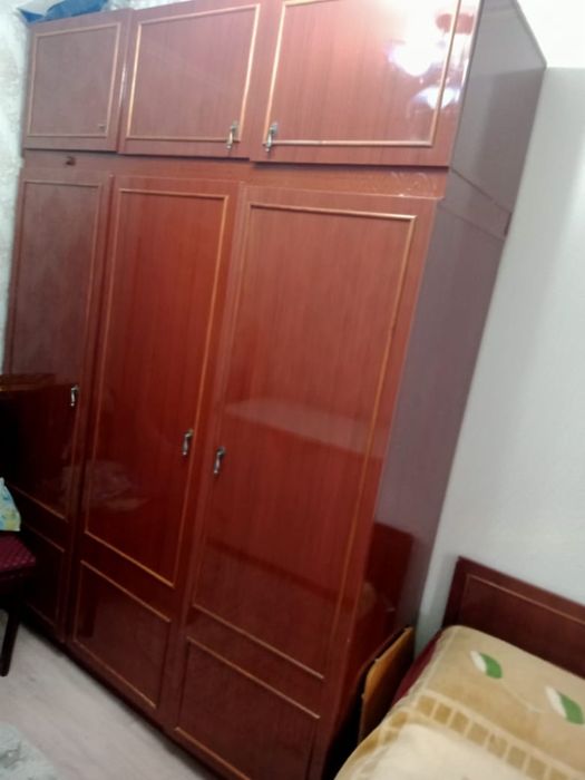 Продам спальный гарнитур