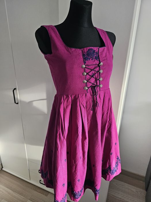 Rochie tradițională bavareză (Dirndl)