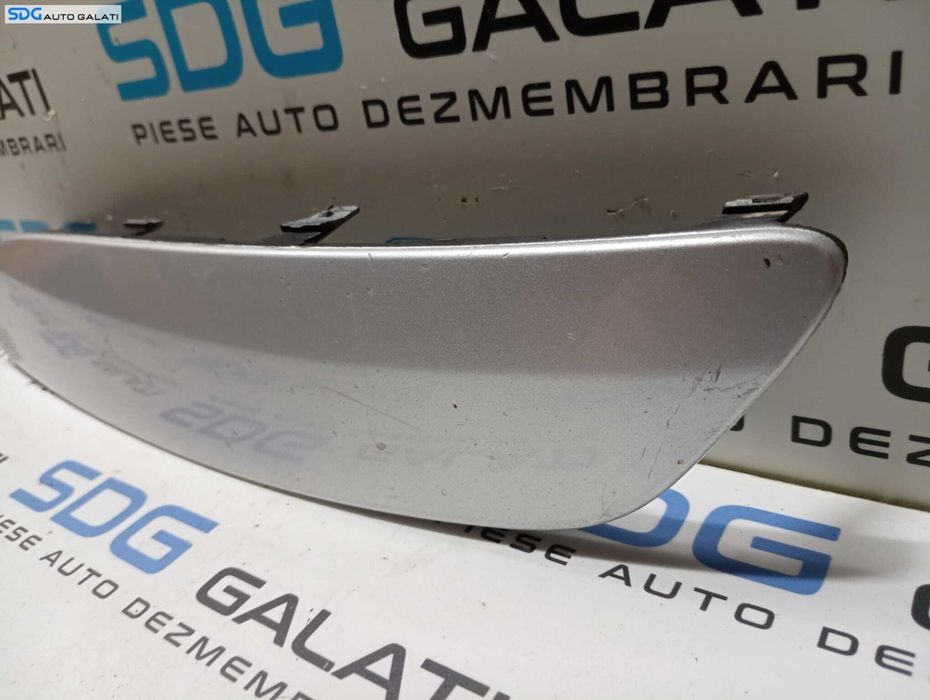 Bandou Ornament Stanga de pe Spoiler Bara Fata Volkswagen Golf 5 2004 - 2008 Cod 1K0807717B [M4891]