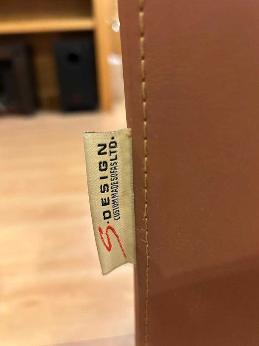 Двуместен кафяв кожен диван SELAMORE – 160 см, кожа