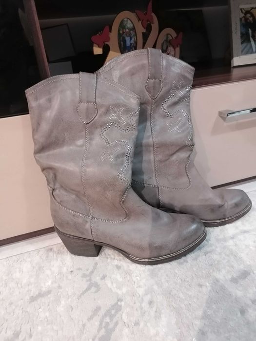 Cizme de zăpadă, ghete, adidași
