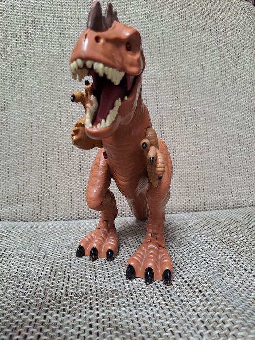 Детска играчка динозавър