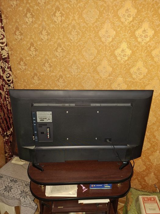 Продам телевизор Самсунг.
