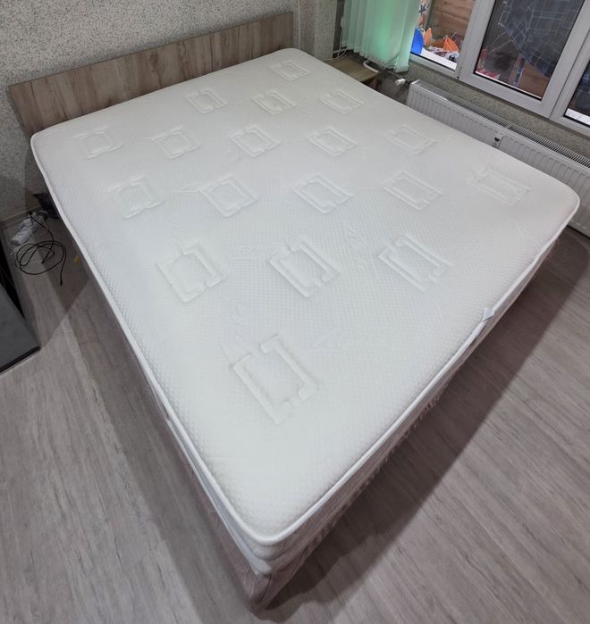 Спалня с матрак 180/200