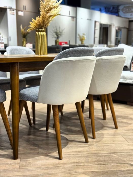 Обеденный стол и стулья по акции