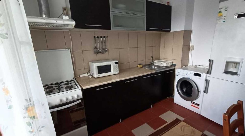 Inchiriez garnoniera comfort 1 in zona Ozana