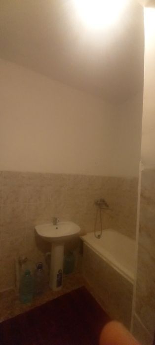 Карши шахар янги бозор олдидан 2 хонали янги дом квартирага берилади.