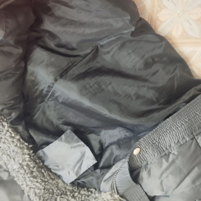 Продам куртку б/у недорого