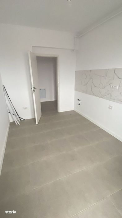 Apartament 3 camere decomandat, 44mp curte proprie, metrou Berceni