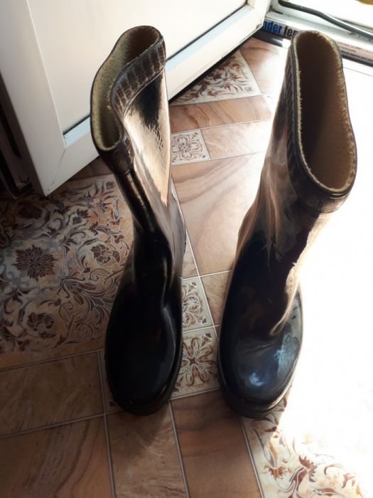 Новые резиновые сапоги