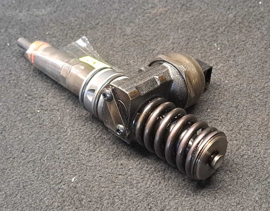 Injector 1.9 tdi VW motor BSU si BLS