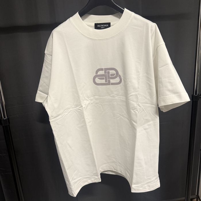 Vand tricou Balenciaga nou cu eticheta