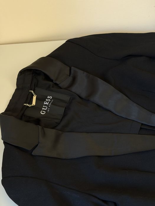 Черный пиджак от guess
