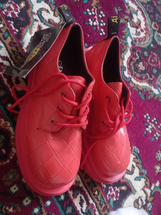 Аяқкиім сатылады