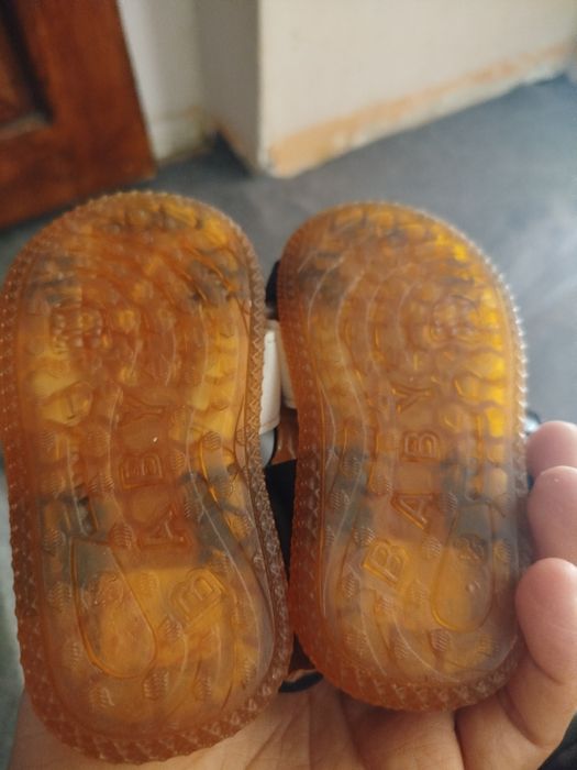 Ойок кийимла сотилади енгисиям бор