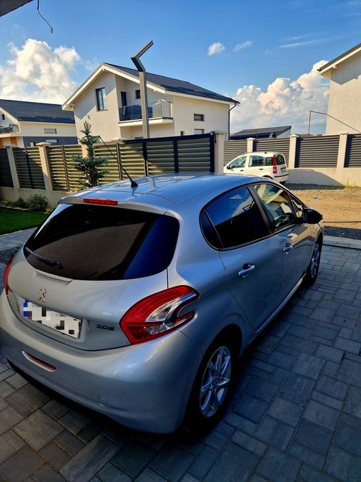 PEUGEOT 208 2015 — imagine 3