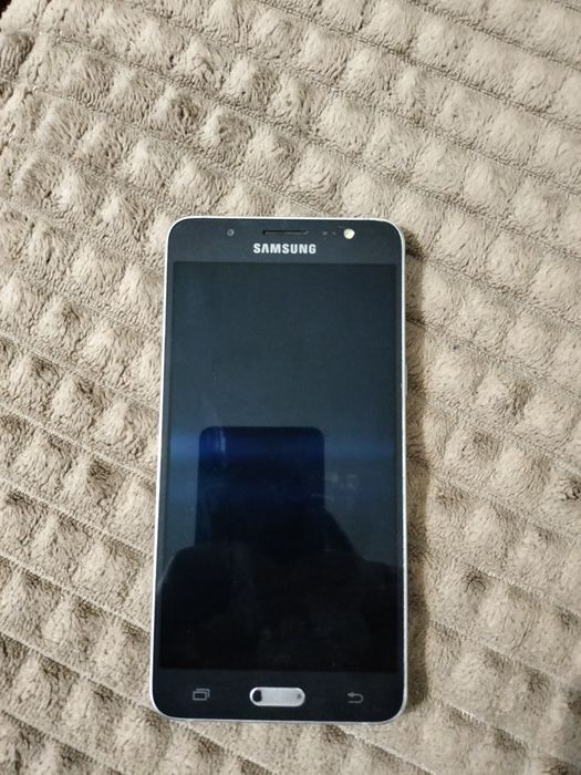 Самсунг J5 в отличном состоянии