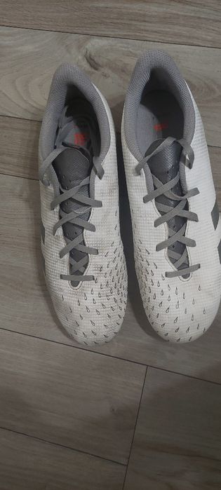 Продавам бутонки