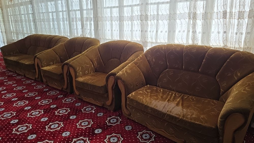 Продается комплект мягкой мебели Диваны и кресла – В хорошем состоянии