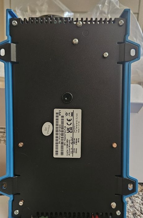 Чисто Нов Инвертор Victron 12v-250w