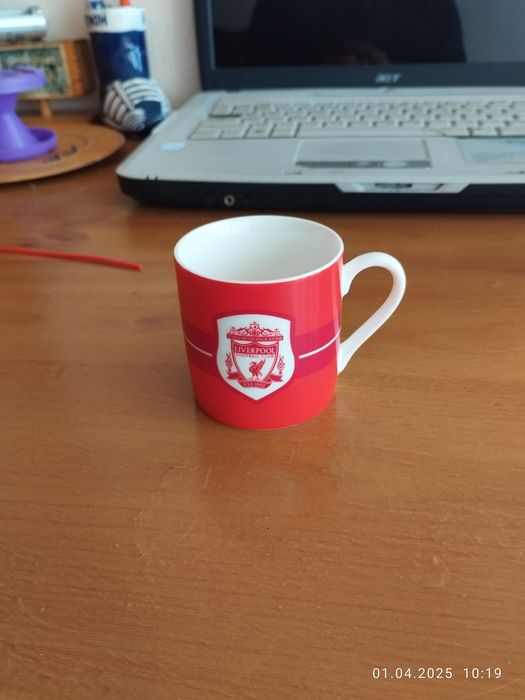 Продавам фен артикули на Ливърпул